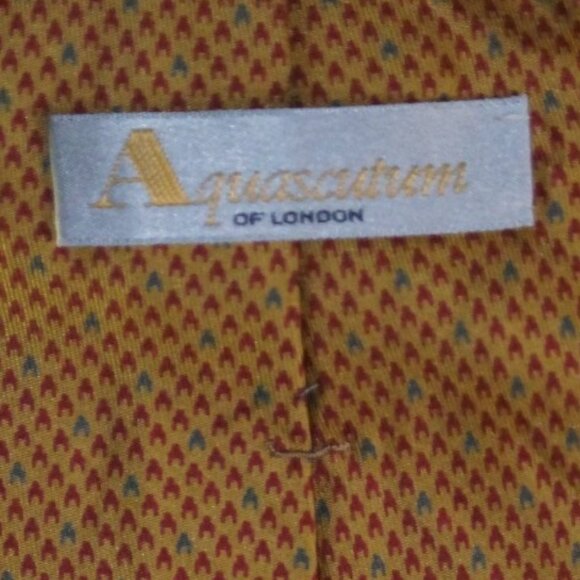Aquascutum Tie Yellow Red Mini Pattern 100% Silk Made in England Men’s Fashion - Picture 2 of 2